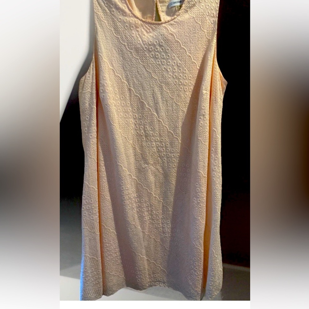Calvin Klein sleeveless 100%cotton soft pink dress pretty embossed floral design
